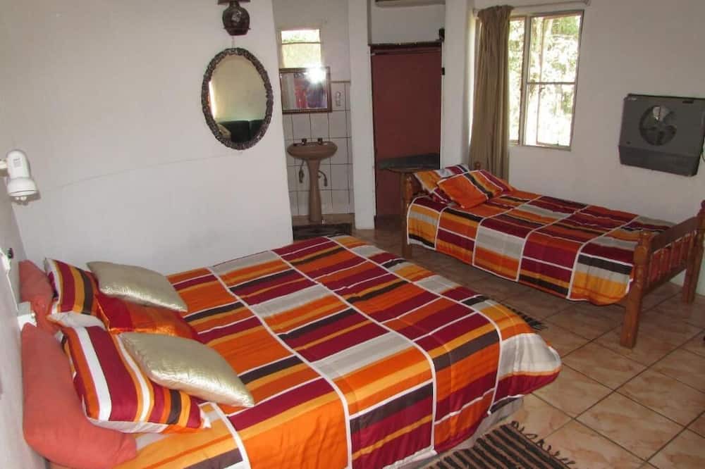 Photo of Bedroom in Thorny Bush Game Reserve