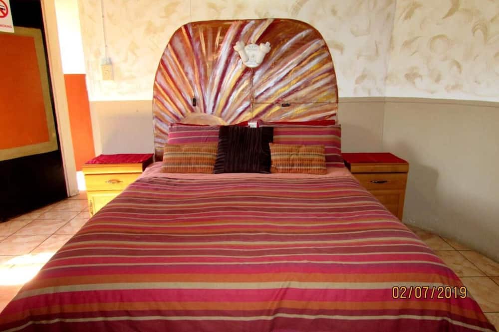 Photo of Bedroom in Thorny Bush Game Reserve