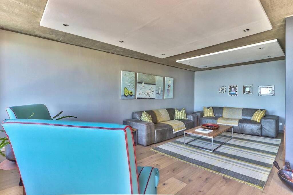 Photo of Livingroom in St. James