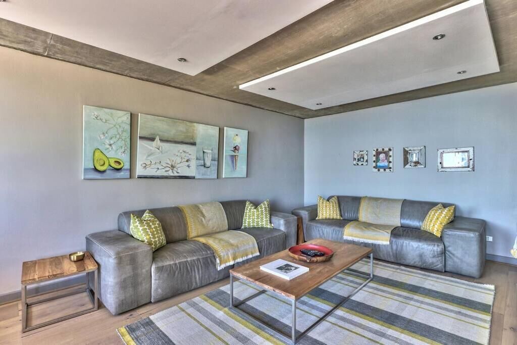 Photo of Livingroom in St. James
