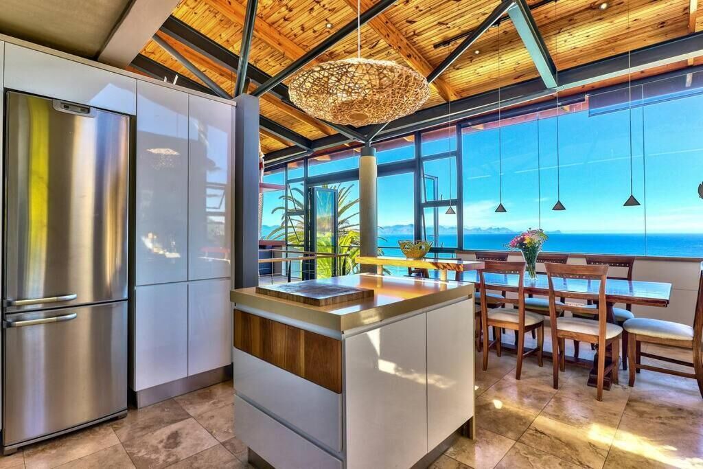 Photo of Kitchen in St. James