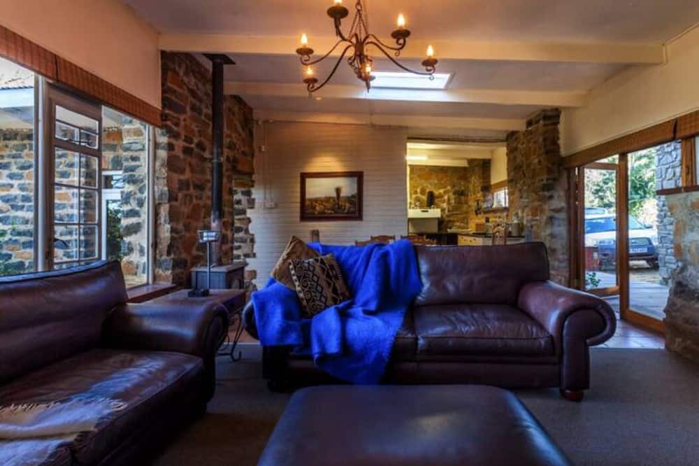 Photo of Livingroom in Hogsback