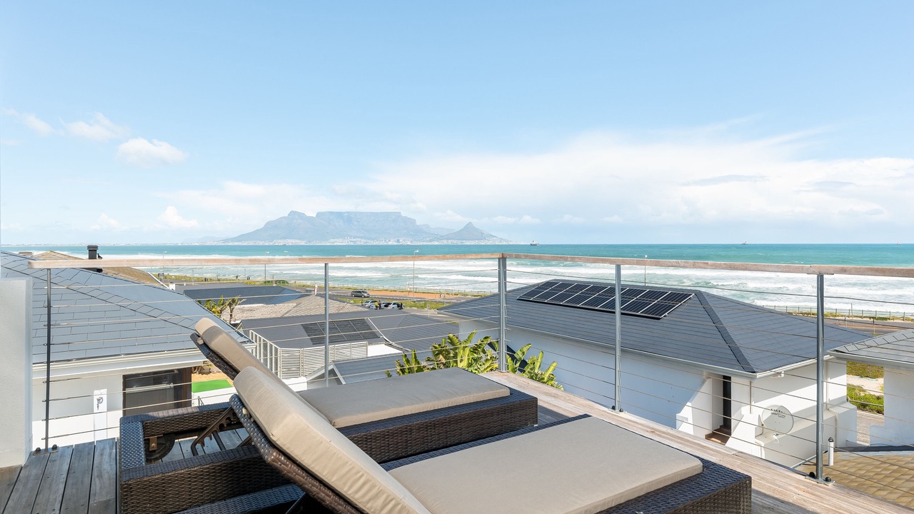 Photo of Patio Balcony in Bloubergstrand