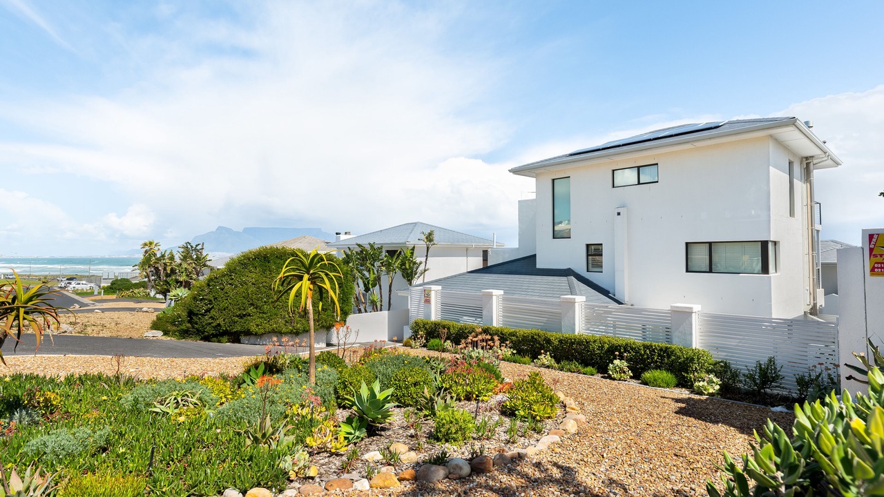 Photo of Outdoor in Bloubergstrand