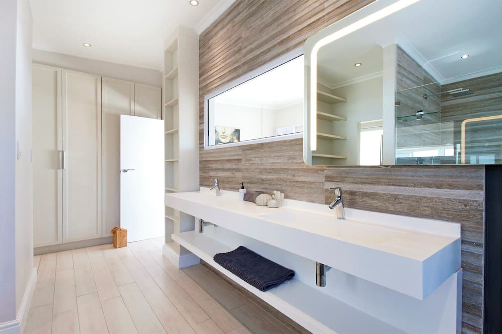 Photo of Bathroom in Kommetjie