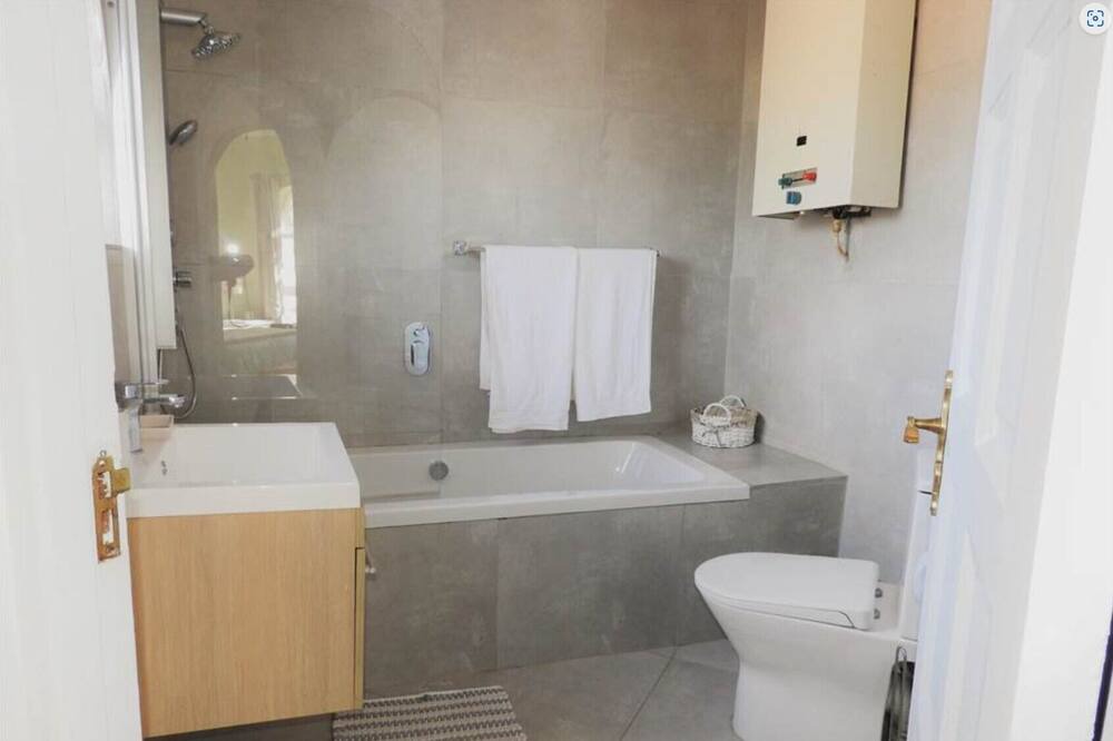 Photo of Bathroom in Vaal Marina
