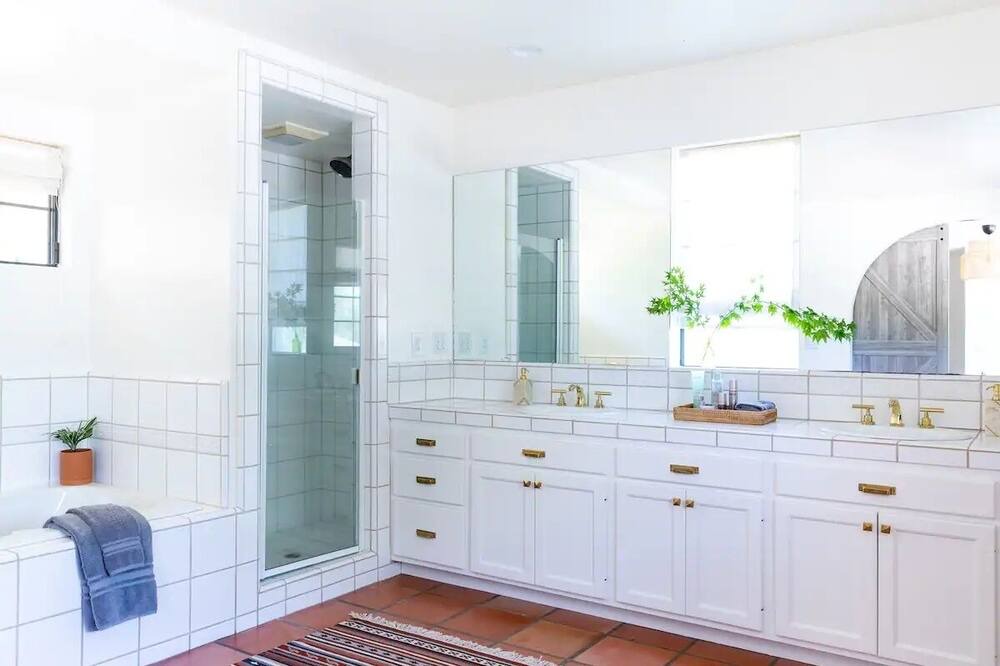 Photo of Bathroom in Eldridge