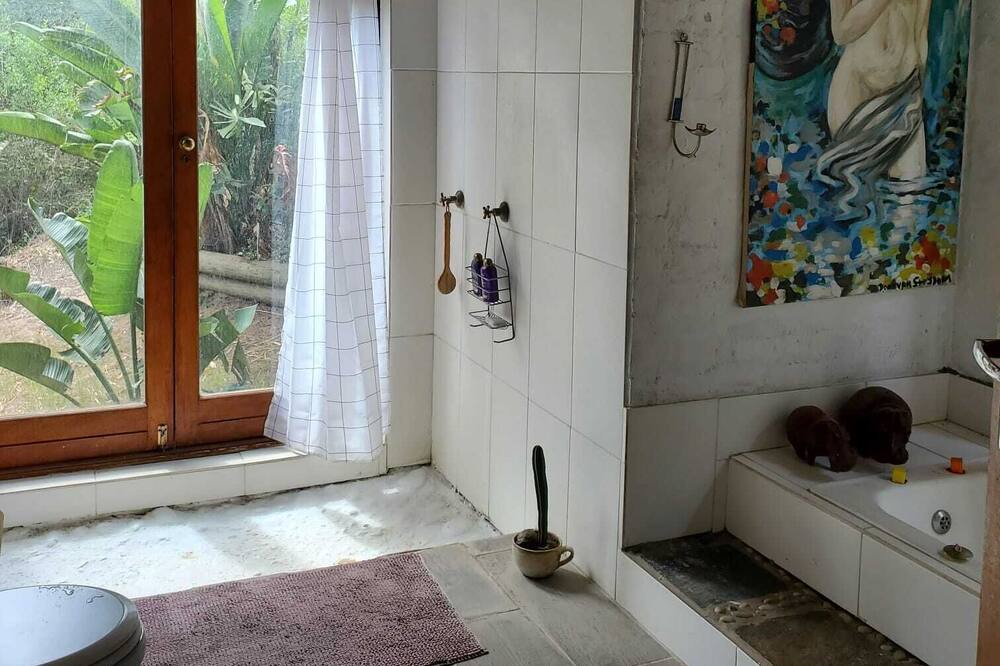 Photo of Bathroom in Oyster Bay