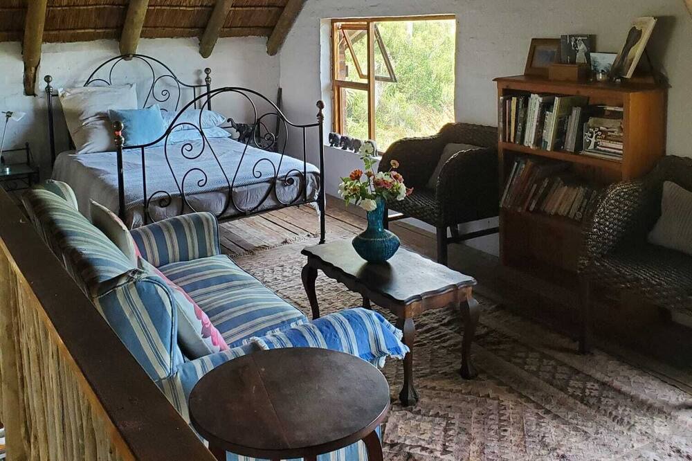 Photo of Livingroom in Oyster Bay