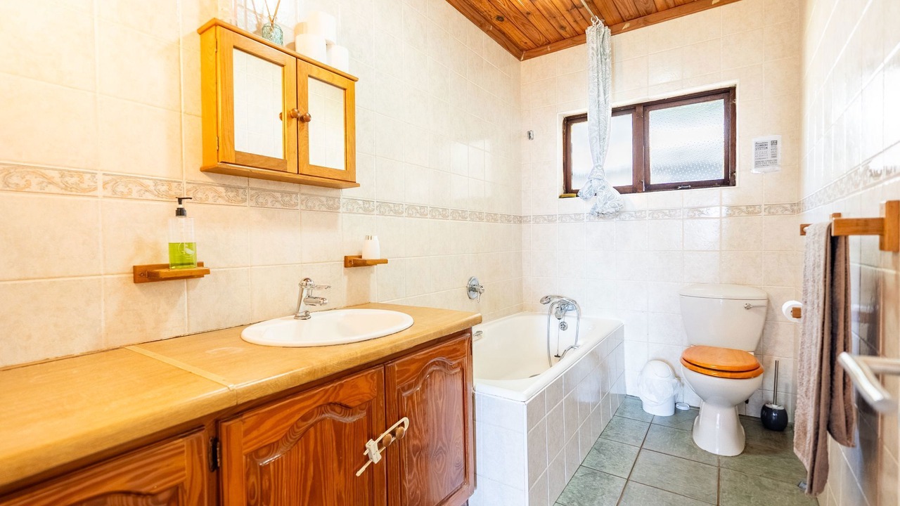 Photo of Bathroom in Umdloti