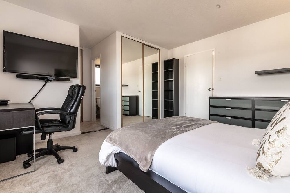 Photo of Bedroom in Serramonte