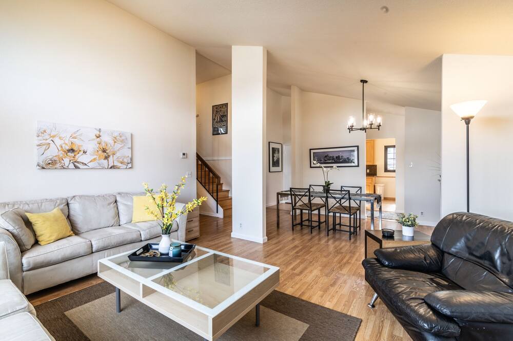 Photo of Livingroom in Serramonte