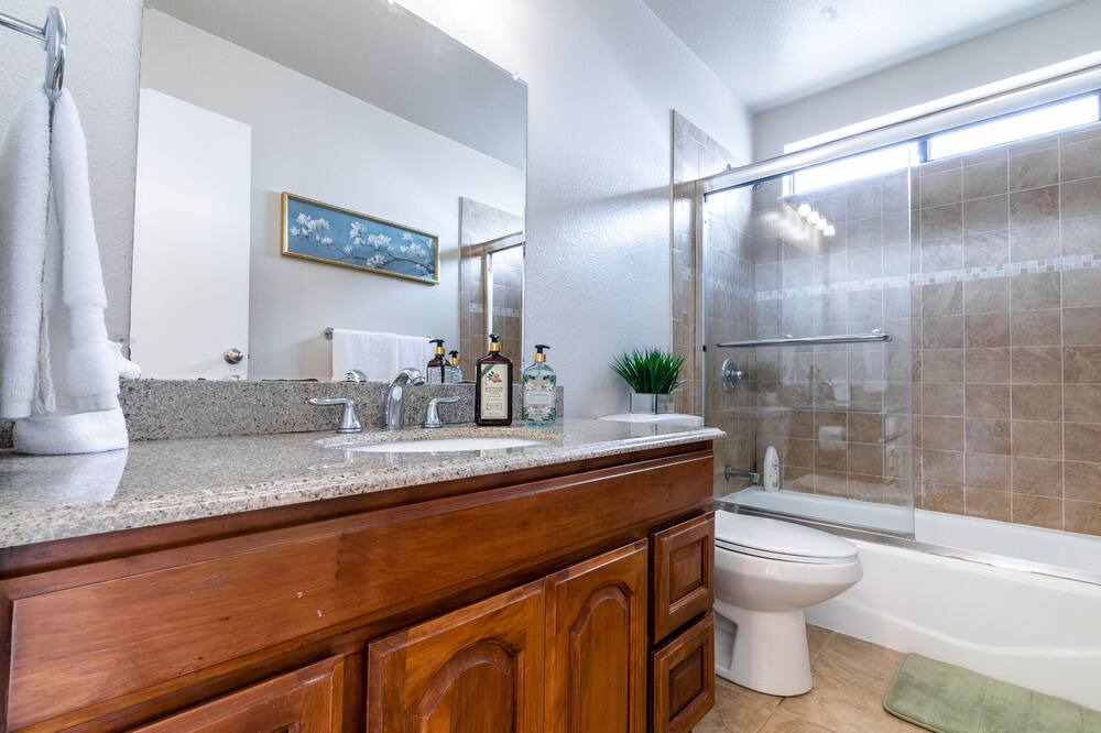 Photo of Bathroom in Serramonte