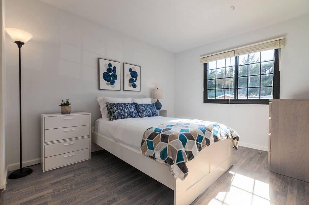 Photo of Bedroom in Serramonte