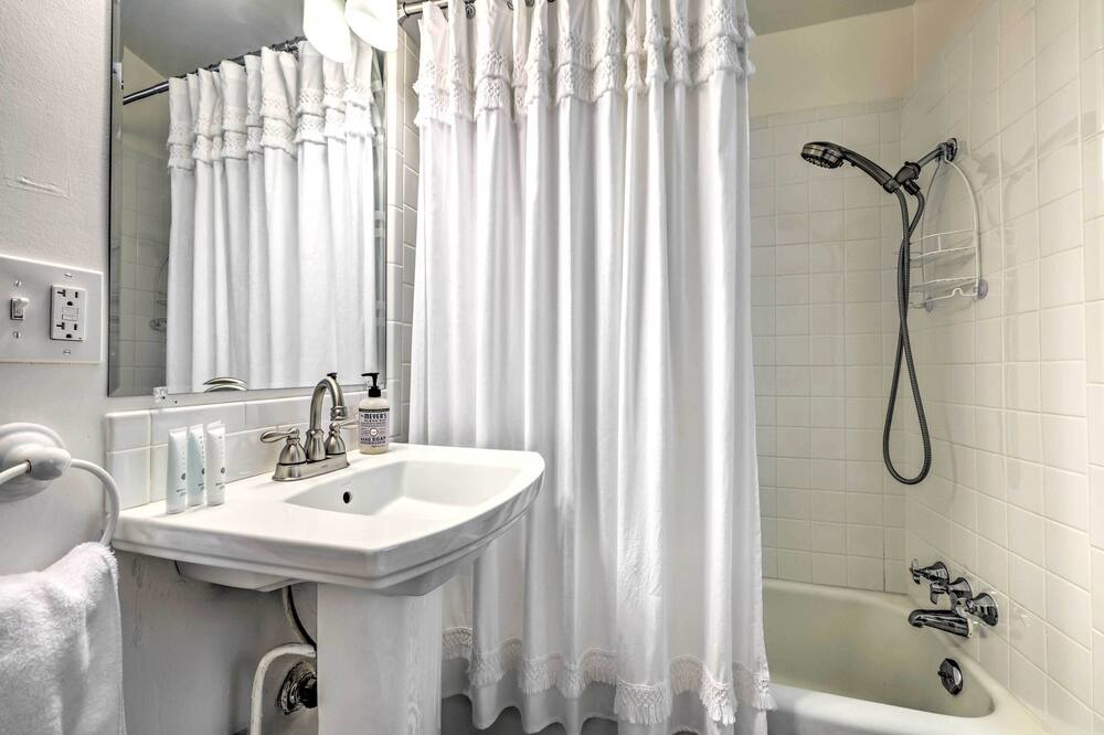 Photo of Bathroom in Lodi