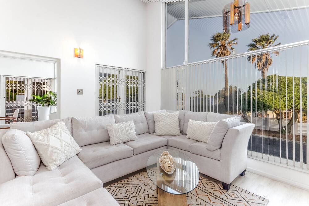 Photo of Livingroom in Bellville