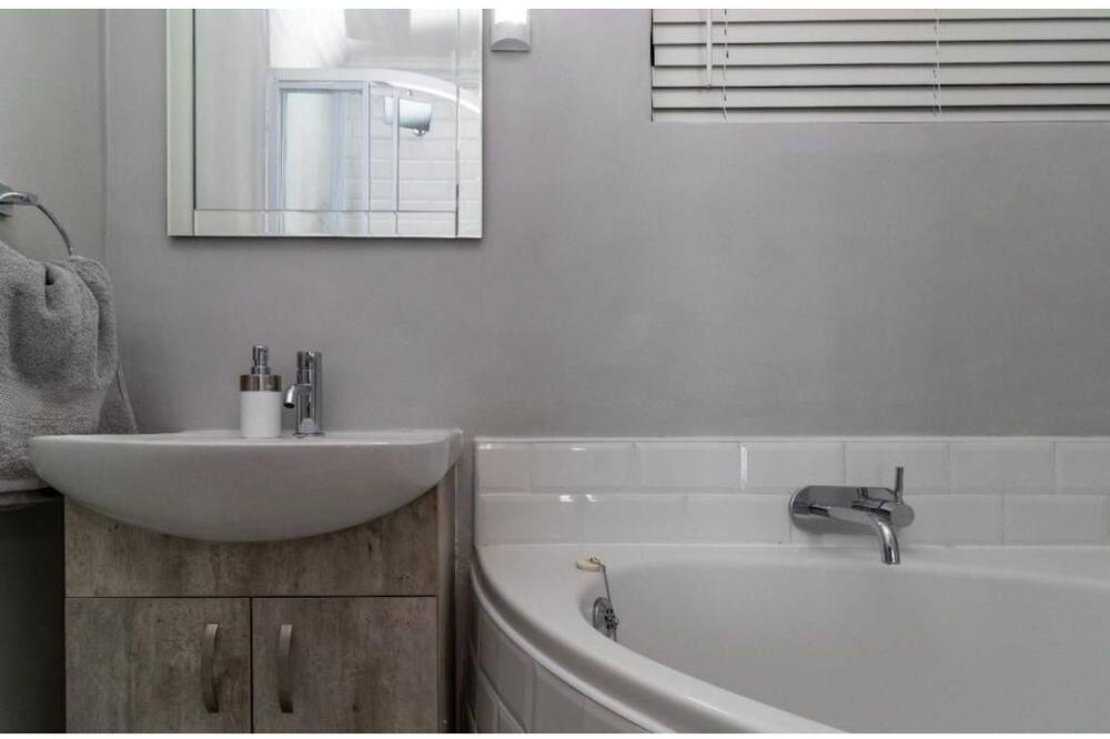 Photo of Bathroom in Amanzimtoti