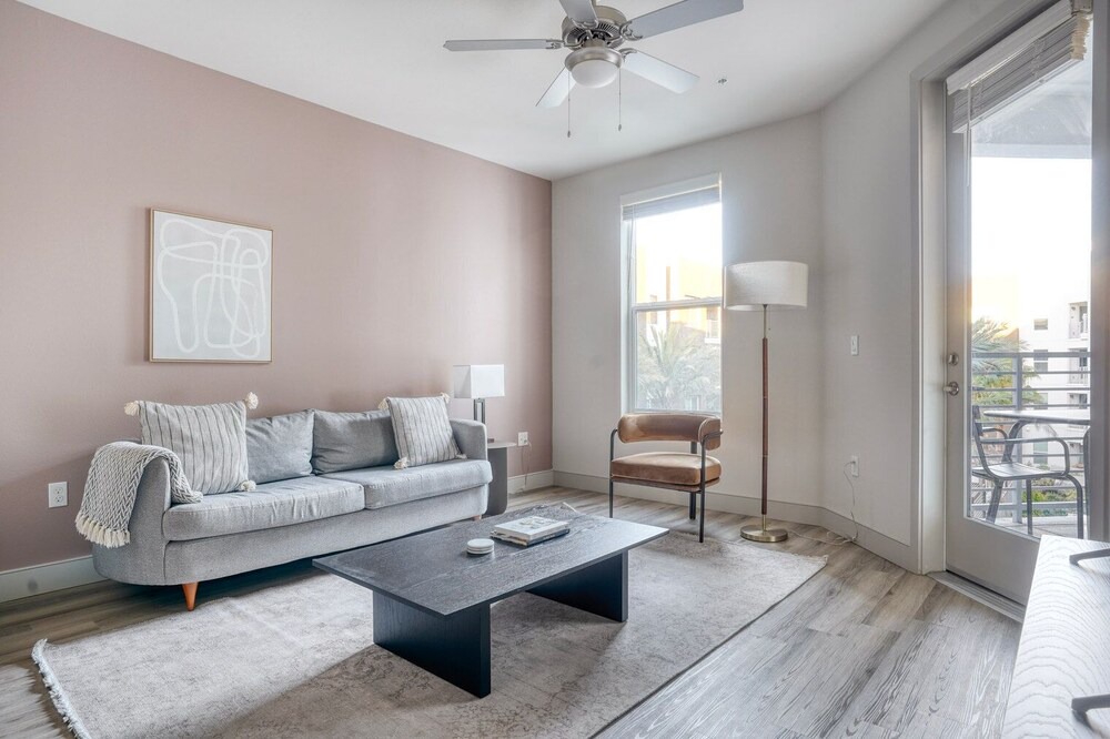Photo of Livingroom in Fremont
