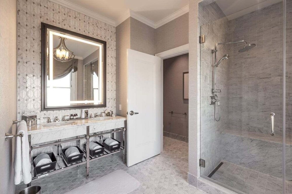 Photo of Bathroom in Nob Hill