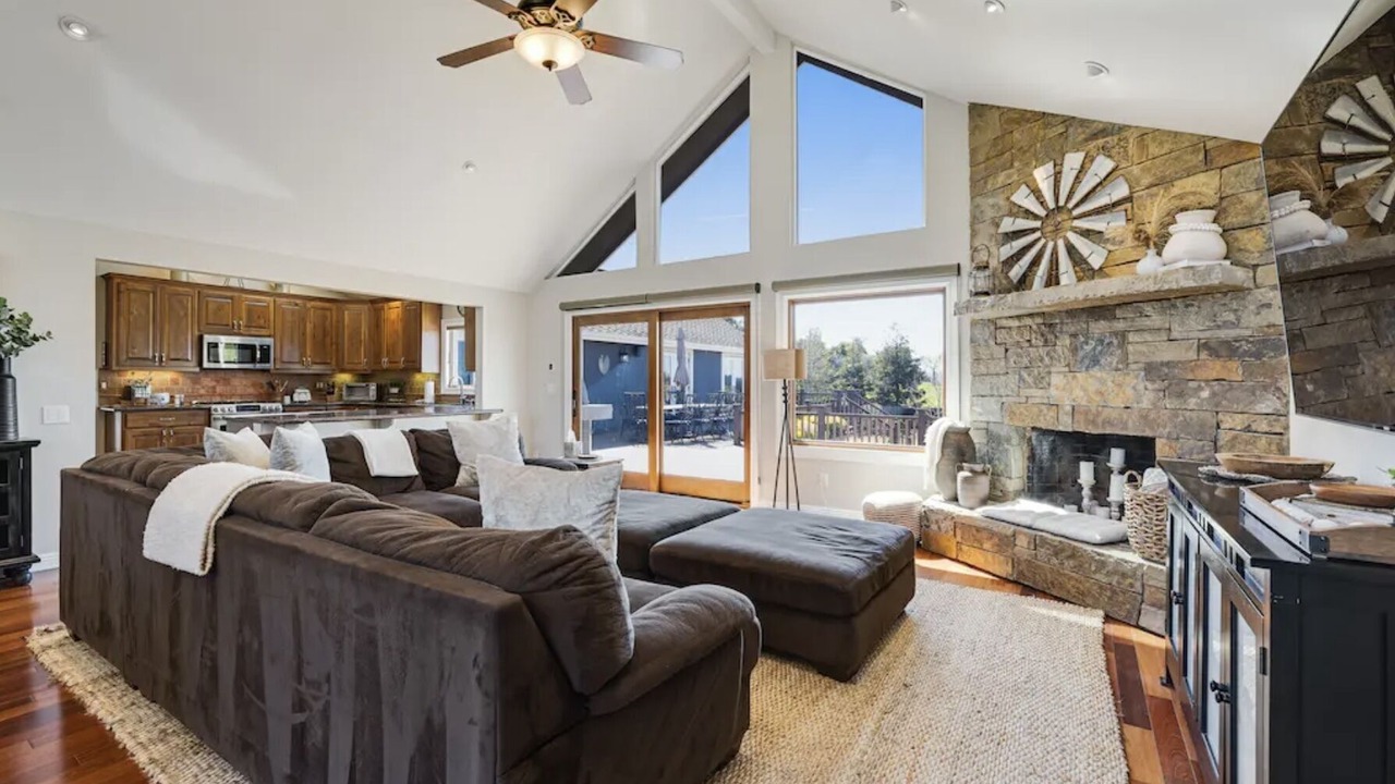 Photo of Livingroom in Petaluma