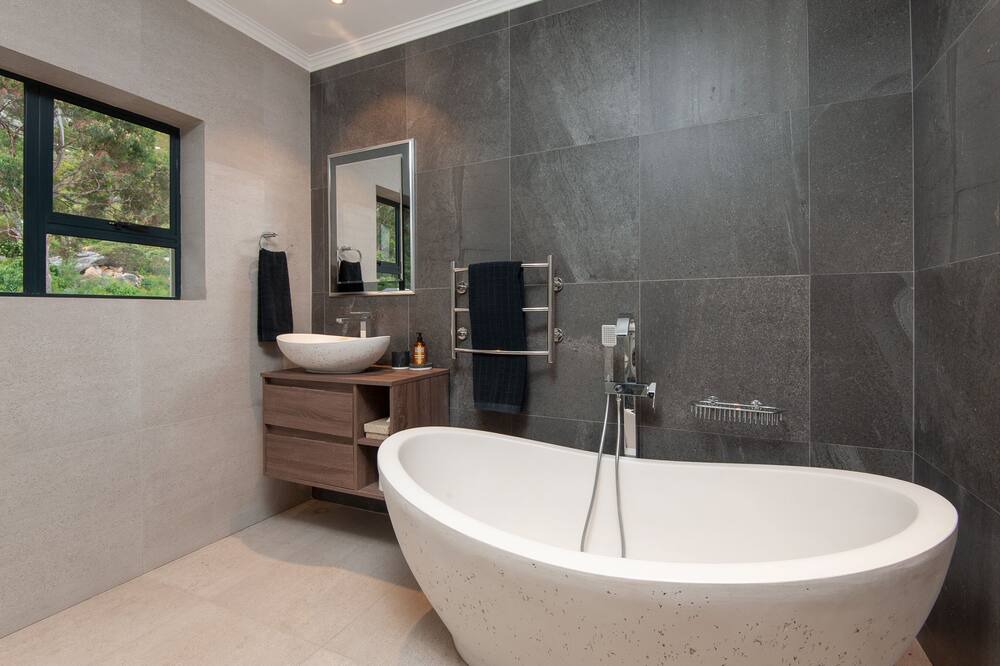 Photo of Bathroom in Chanteclair
