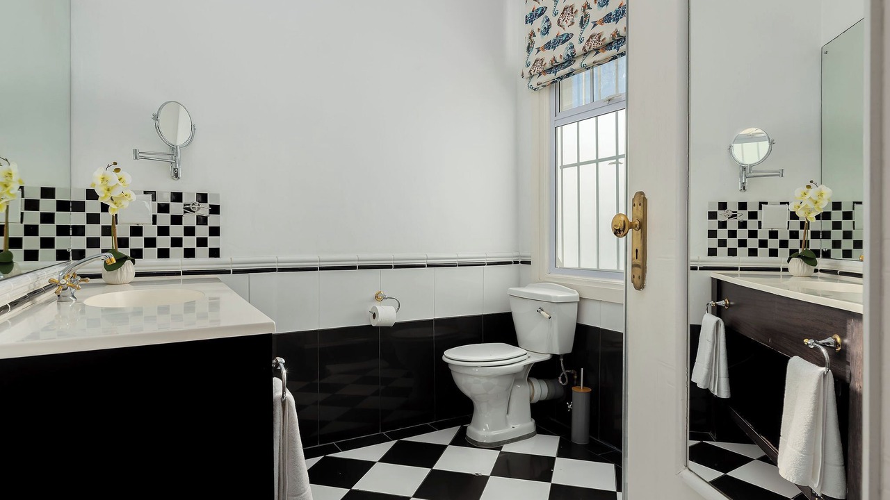 Photo of Bathroom in Three Anchor Bay