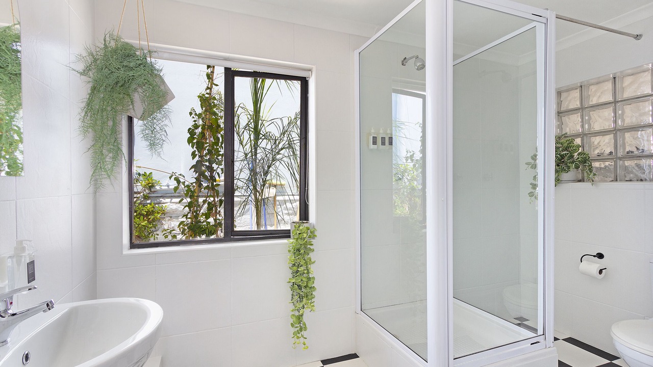 Photo of Bathroom in Three Anchor Bay