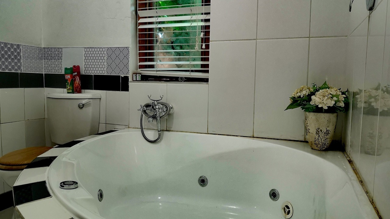 Photo of Bathroom in Ladybrand