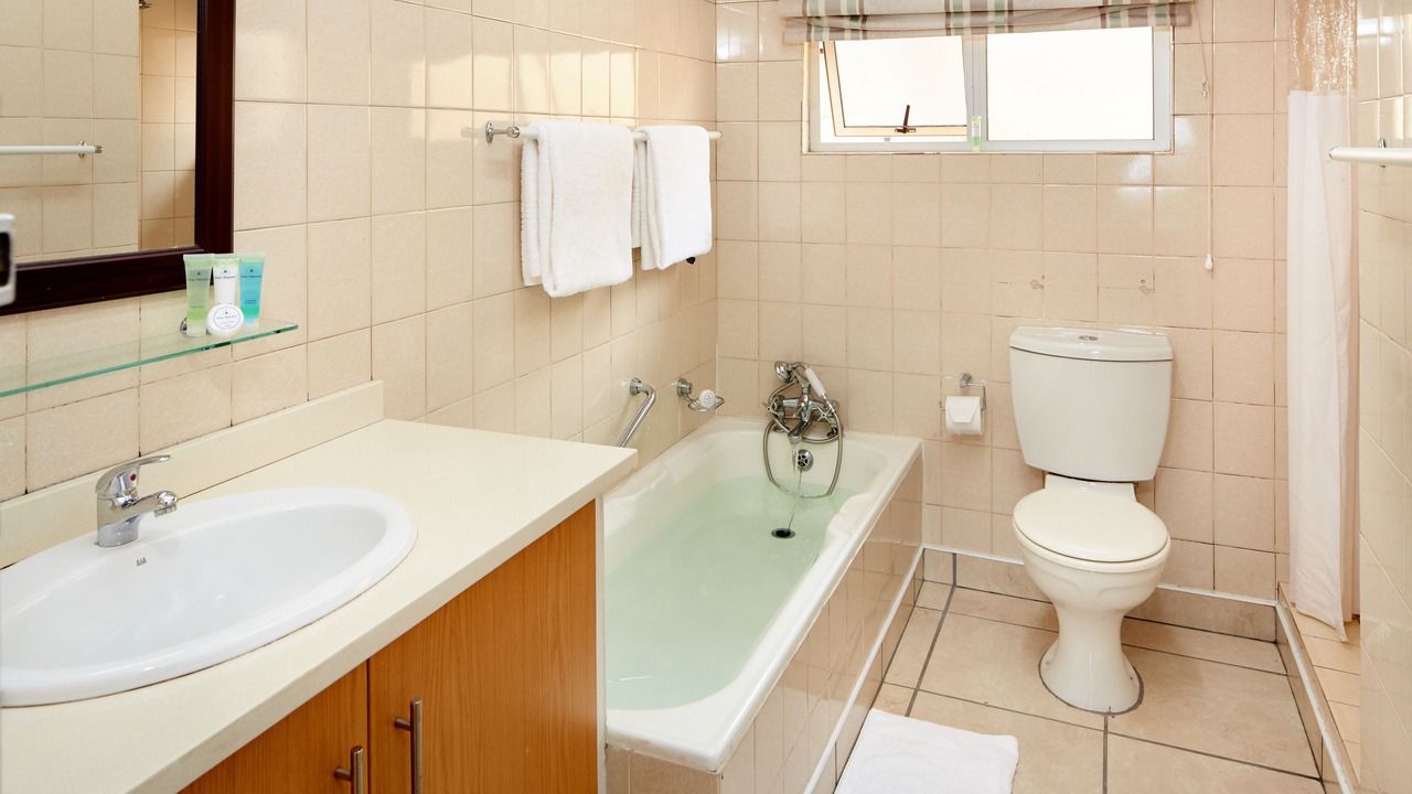 Photo of Bathroom in Shaka's Rock