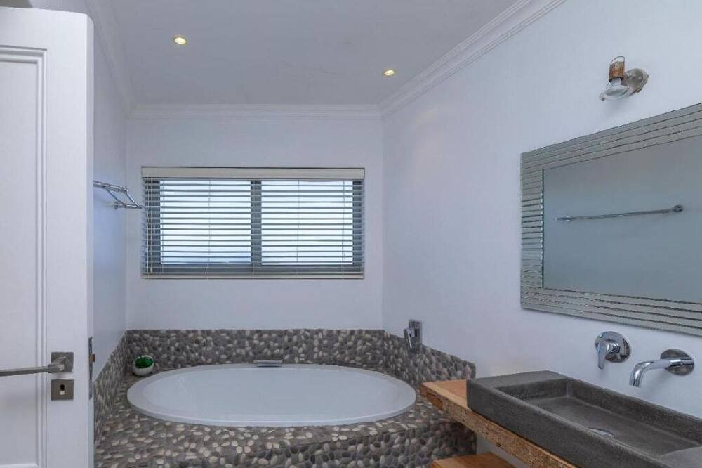 Photo of Bathroom in Paradise Beach