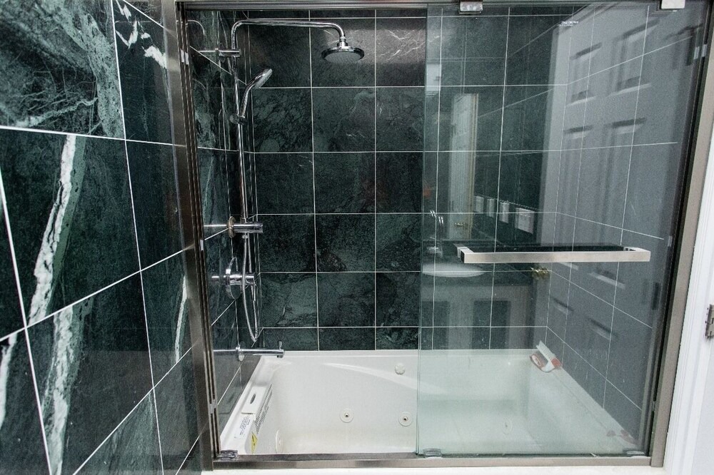 Photo of Bathroom in Inner Richmond