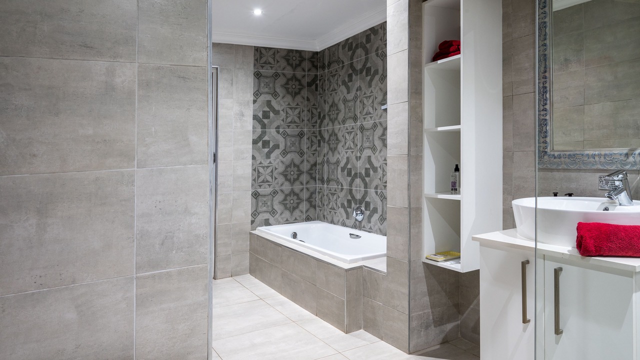Photo of Bathroom in Akasia