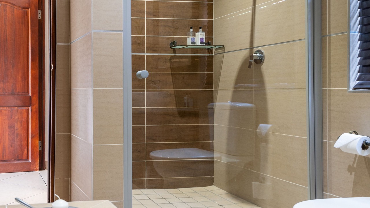 Photo of Bathroom in Akasia