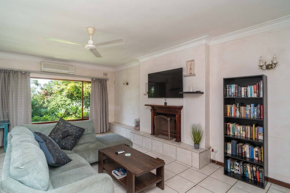 Photo of Livingroom in Ethekwini