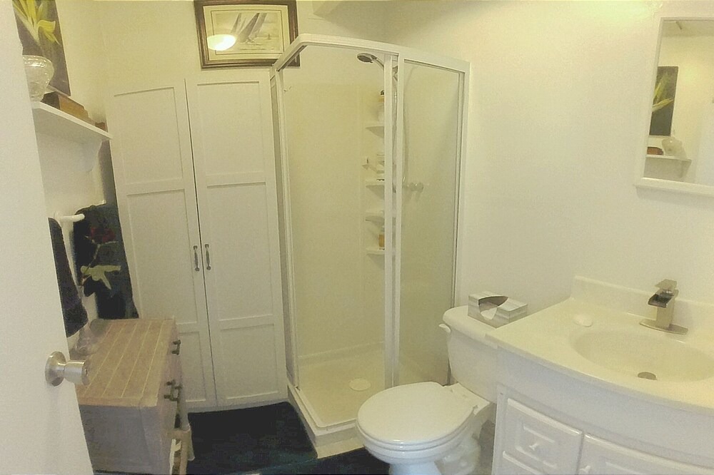 Photo of Bathroom in Strawberry