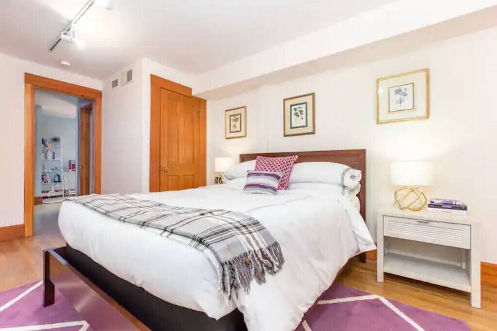 Photo of Bedroom in Dolores Heights
