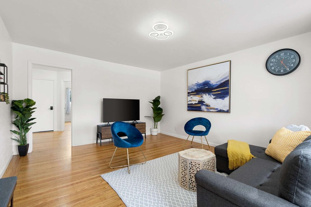 Photo of Livingroom in San Bruno