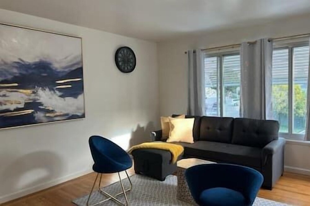 Photo of Livingroom in San Bruno