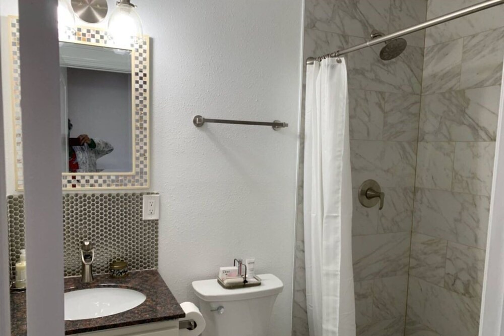 Photo of Bathroom in Claremont Hills