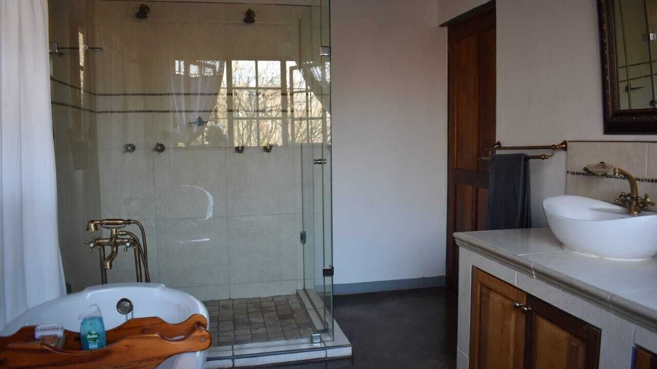 Photo of Bathroom in Leeupoort