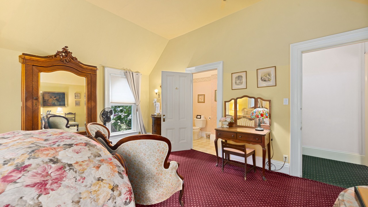 Photo of Bedroom in Santa Rosa