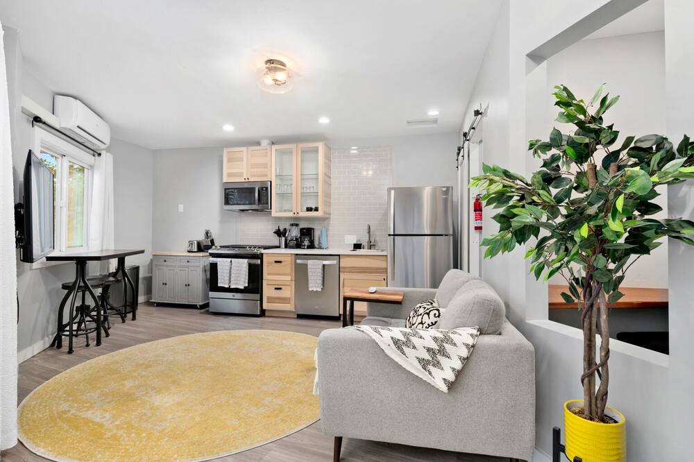 Photo of Livingroom in North Oak Park