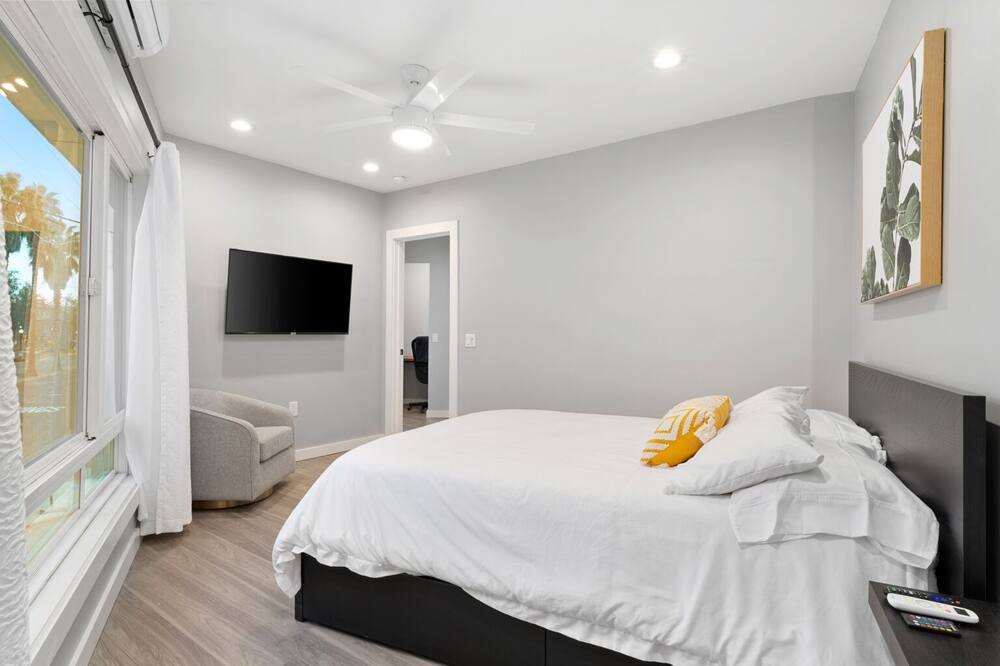 Photo of Bedroom in North Oak Park
