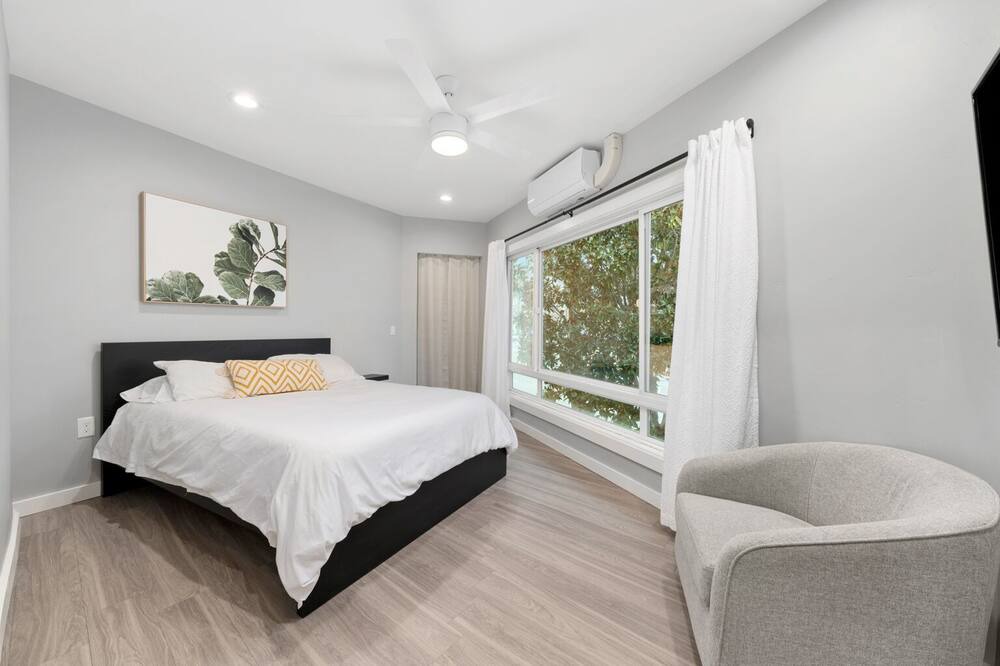 Photo of Bedroom in North Oak Park