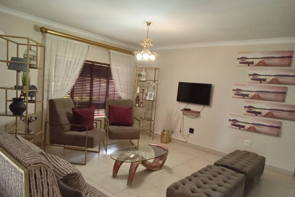 Photo of Livingroom in Modjadjiskloof