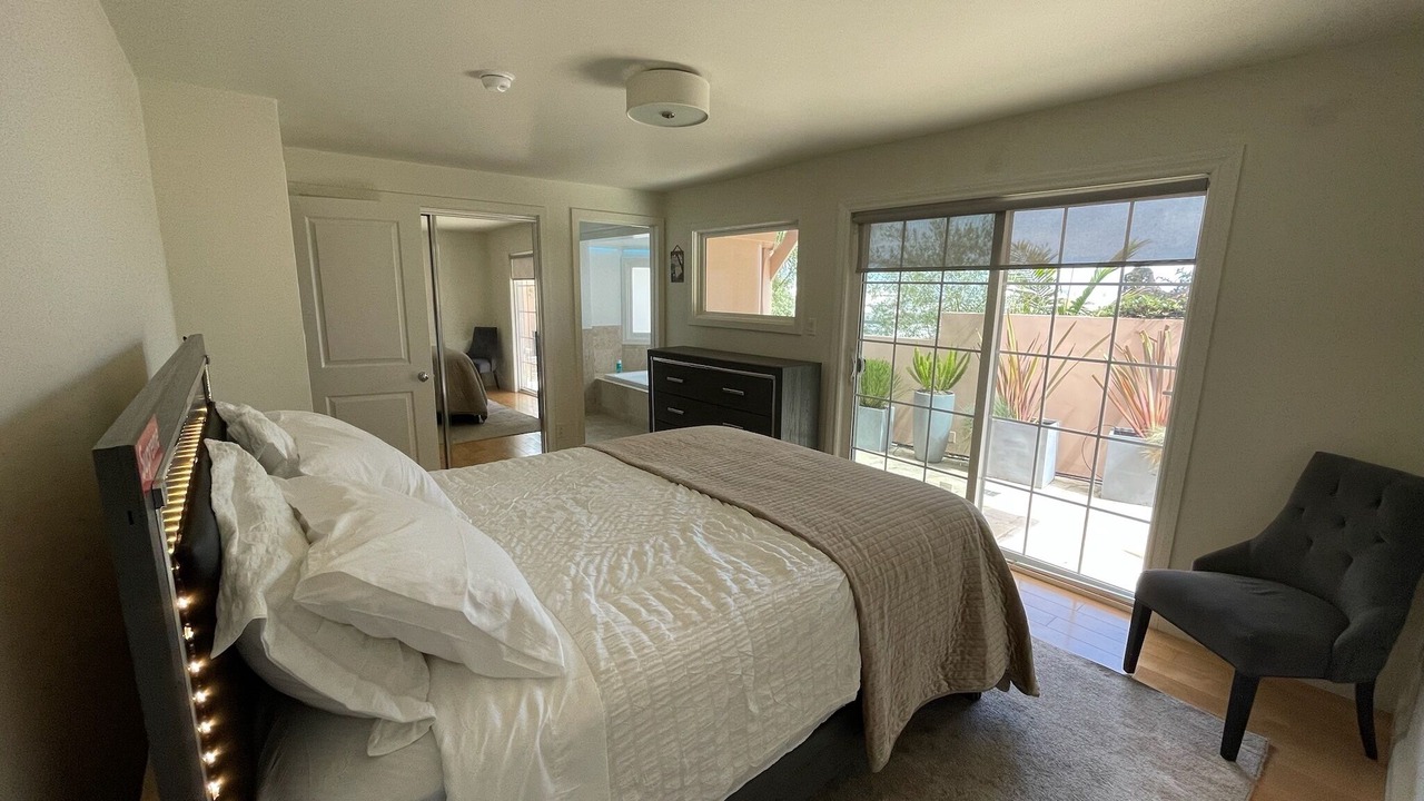 Photo of Bedroom in Eureka Valley