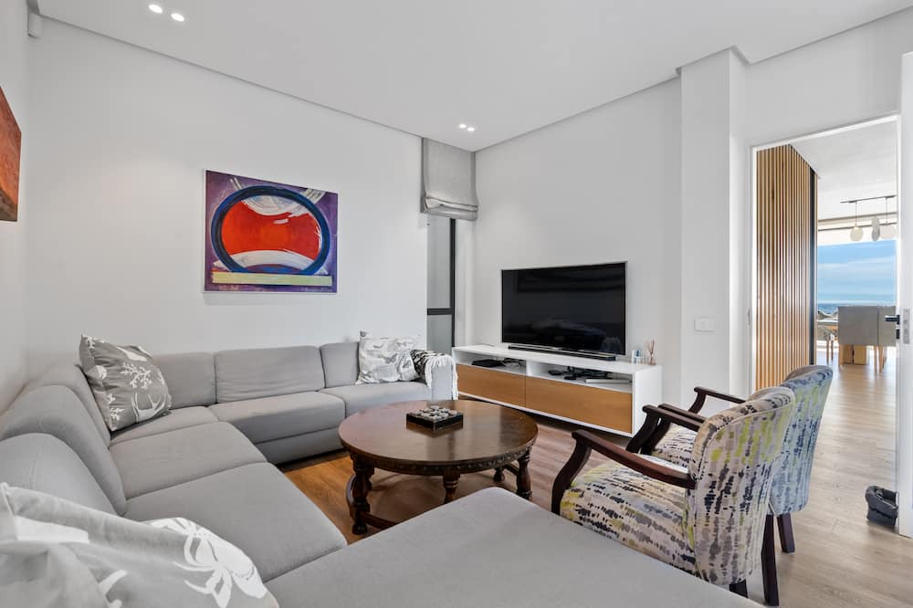 Photo of Livingroom in Bantry Bay