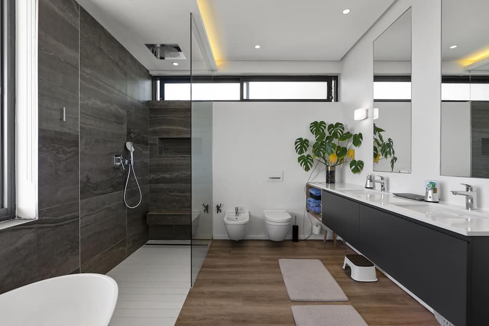 Photo of Bathroom in Bantry Bay