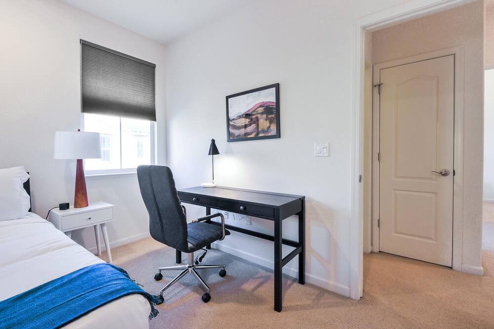 Photo of Bedroom in Milpitas