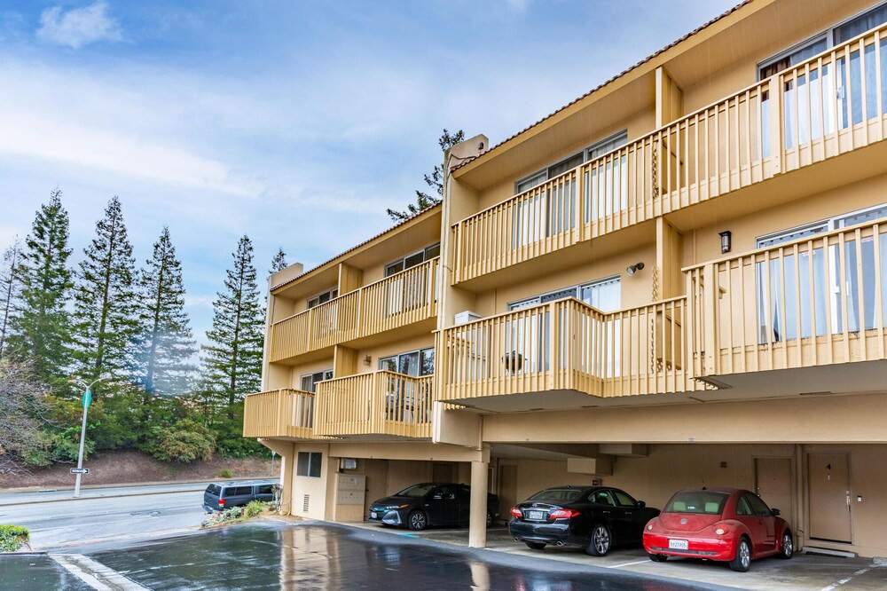 Photo of Outdoor in Farm Hills